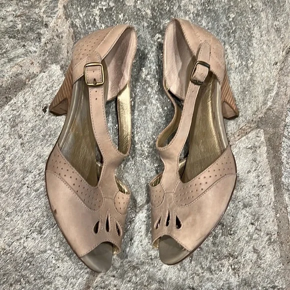 Seychelles t-bar ivory/cream heels vintage inspired size 9 - Picture 3 of 4